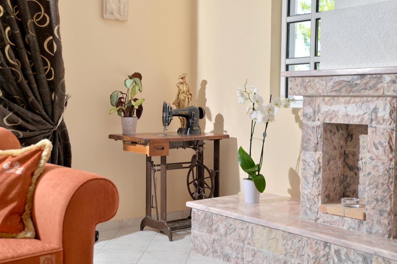 Domelia'S Luxury Apartments Near Airport & Beach أرتيميدا المظهر الخارجي الصورة