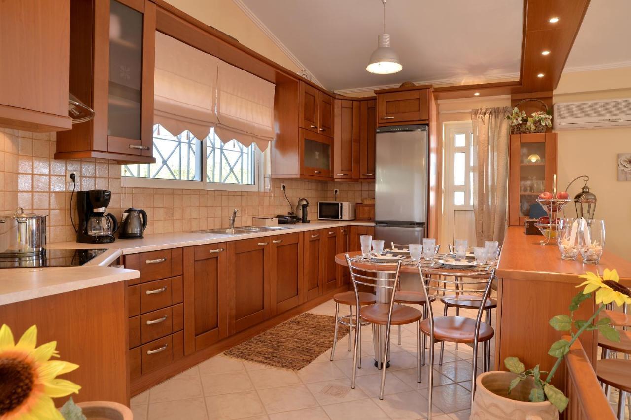 Domelia'S Luxury Apartments Near Airport & Beach أرتيميدا المظهر الخارجي الصورة